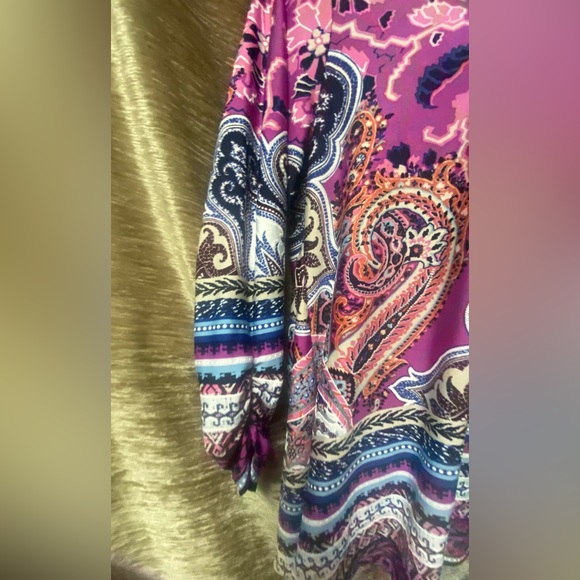 New Directions Grommet Neck Swing Top - Picture 9 of 12